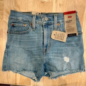 LEVI’S High Rise Shorts in Light Wash
